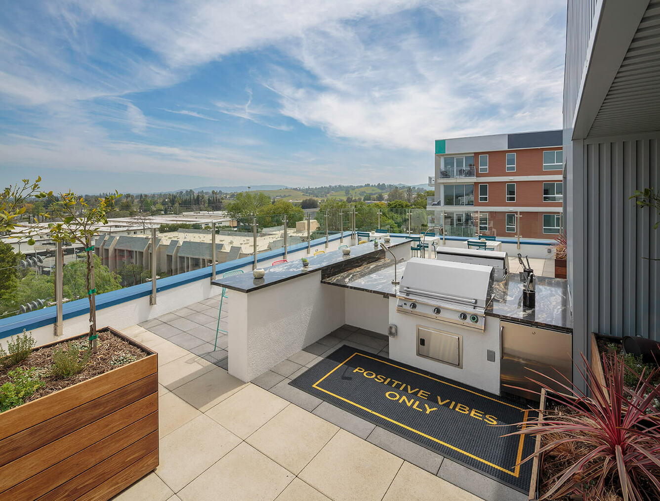 Apartments in Canoga Park for Rent Chroma Apartment Homes